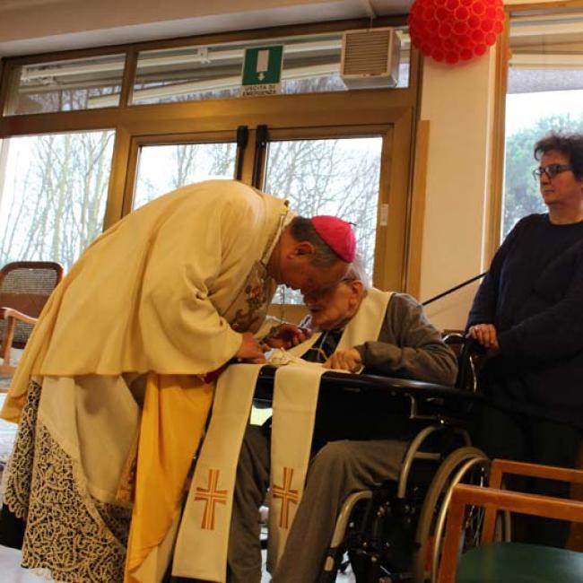 Visita del Vescovo di Como Monsignor Coletti